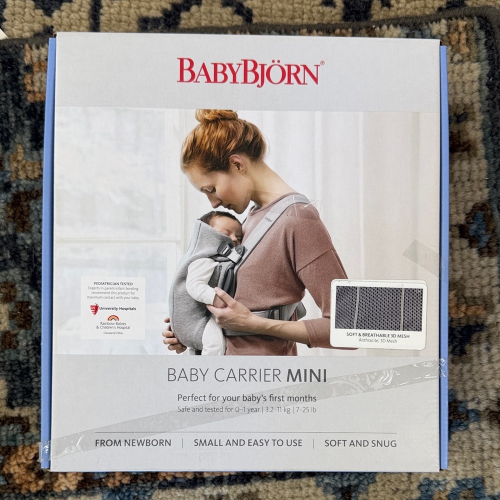 BabyBjörn Mini in Gray